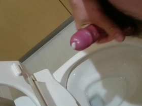 Soloboy indulges in Japanese-style gay solo masterbation